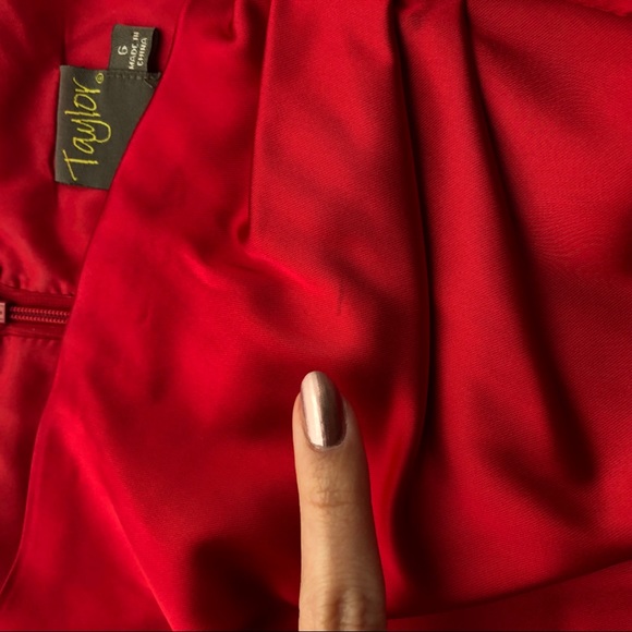 Red Taylor Dress - Picture 4 of 7